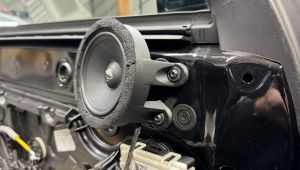 Mercedes CLS W257 Helix i3 Mitteltöner mit gedrucktem Adapterrring