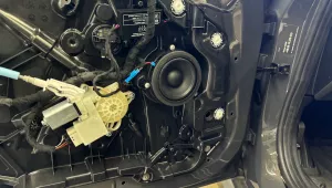 BMW G21 Tür vorn mit Match BMW Mitteltöner