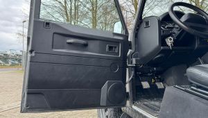 Landrover Defender 90 Türverkleidung mit Aufnahme für 16cm Tieftöner