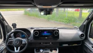 Sprinter W907 MBUX Radio und Armaturenbrett mit Lautsprechern