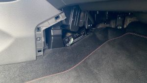 Hyundai I30 Fastback Mosconi Pico 6/8 DSP Vertärker in der Mittelkonsole eingebaut