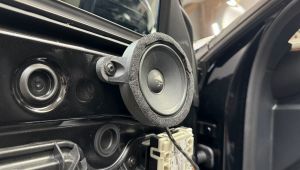 Mercedes CLS W257 Helix i3 Mitteltöner mit gedrucktem Adapterrring