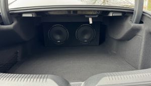 Mercedes CLS W257 Subwoofergehäuse im Kofferraum