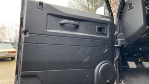 Landrover Defender 90 Türverkleidung mit 16er Audison Prima Tieftöner