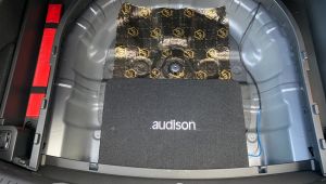 Hyundai I30 Fastback Kofferraum mit Ausison Prima Subwoofer