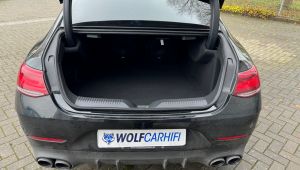 Mercedes CLS W257 Subwoofergehäuse im Kofferraum